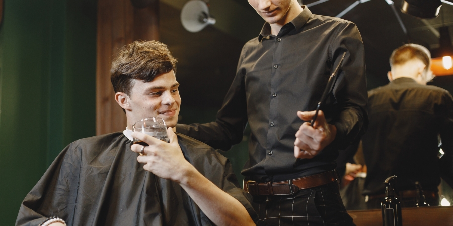 cortes de pelo para hombres jóvenes
